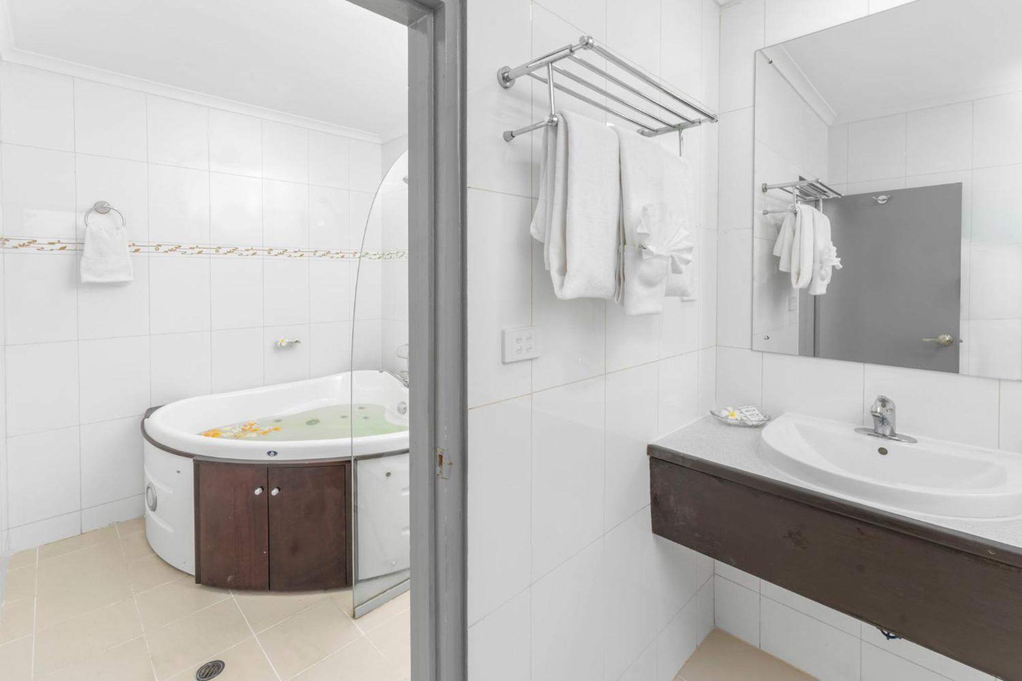 Trans International Hotel ナンディ エクステリア 写真